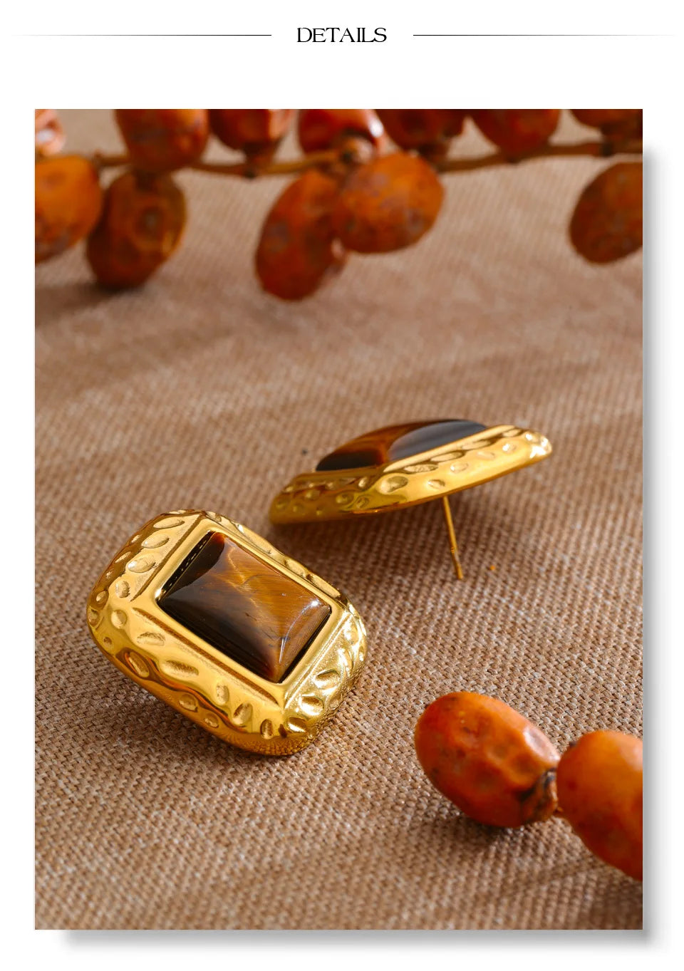 Natural stone geometric earrings in gold-plated stainless steel with natural stone.