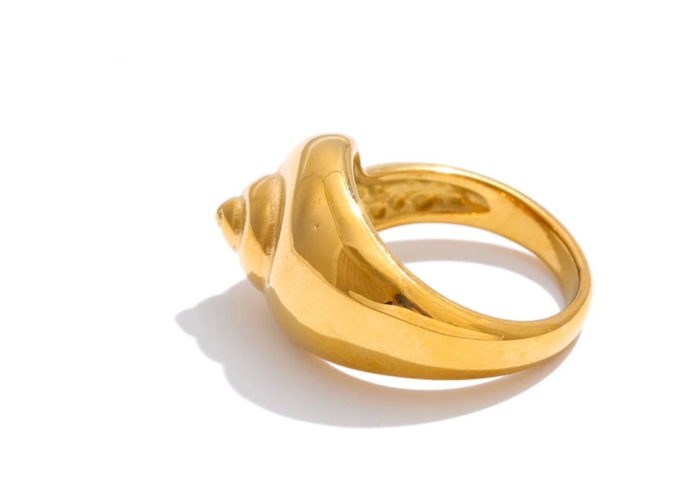 Geometric ring in 18K gold-plated stainless steel.