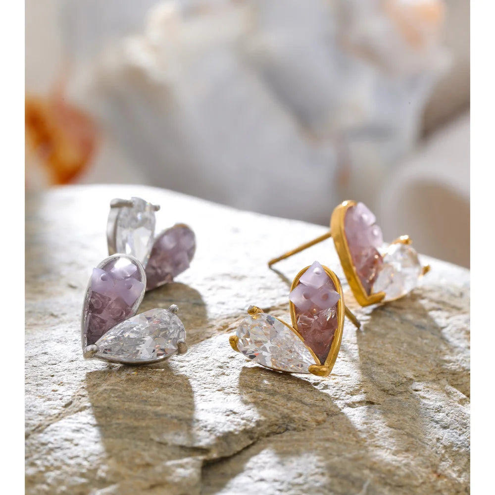 Cubic zirconia resin heart earrings in gold-plated stainless steel with cubic zirconia and resin.