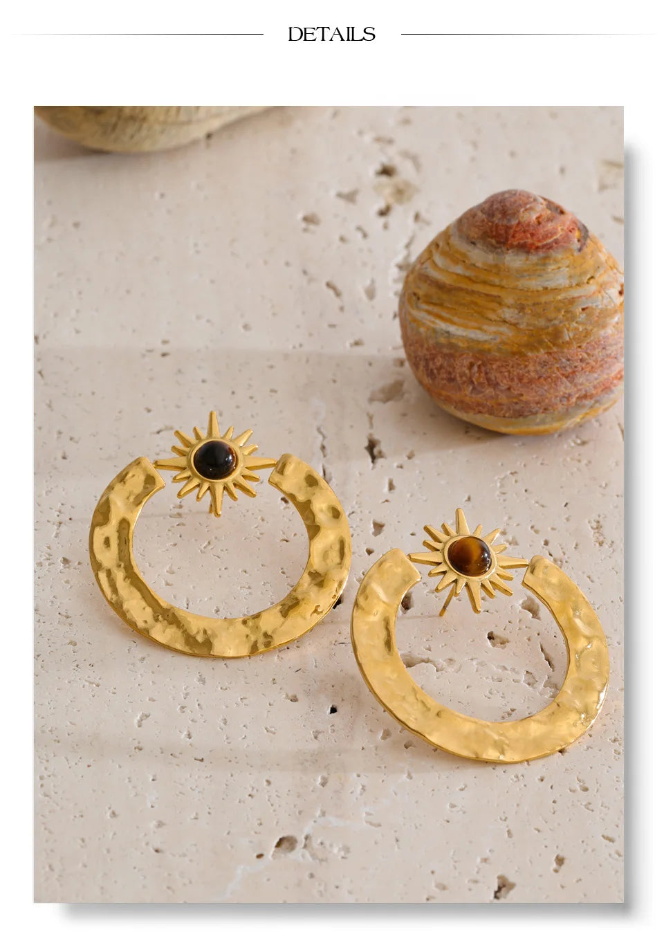 Natural stone star geometric earrings in gold-plated stainless steel with natural stone.
