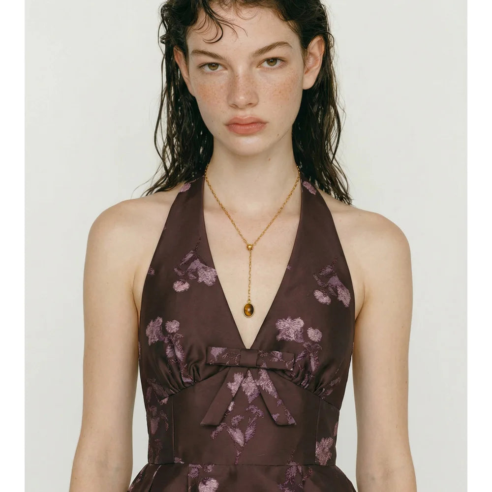 Shell natural stone geometric necklace in gold-plated stainless steel with natural stone and shell.