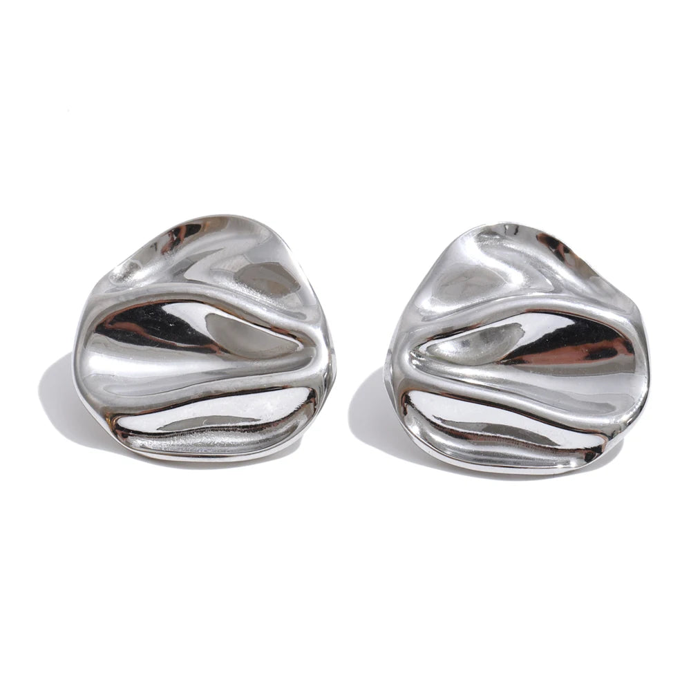 Geometric earrings in gold-plated stainless steel.