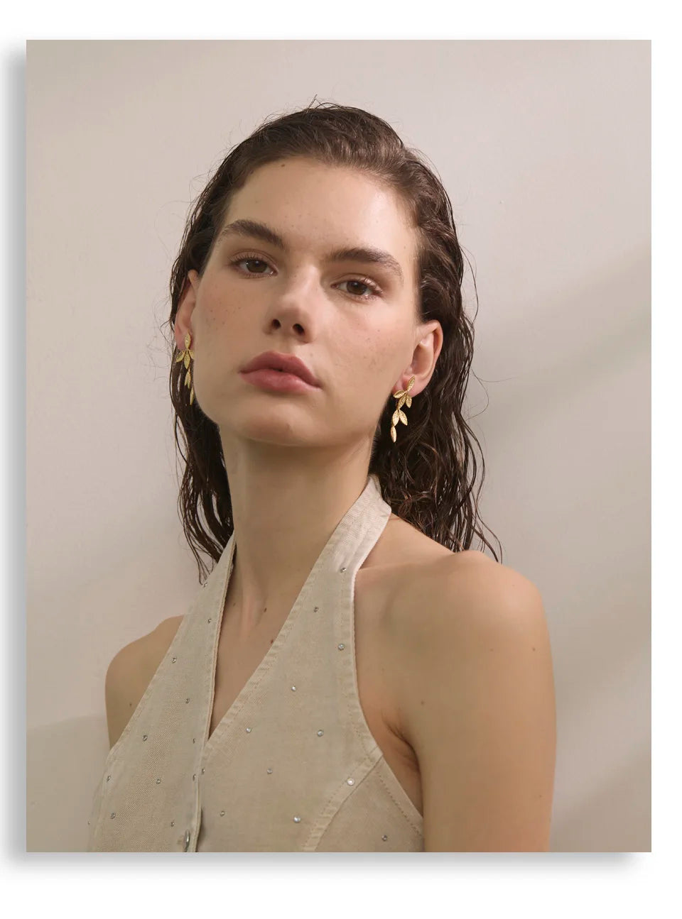 Geometric earrings in gold-plated stainless steel.