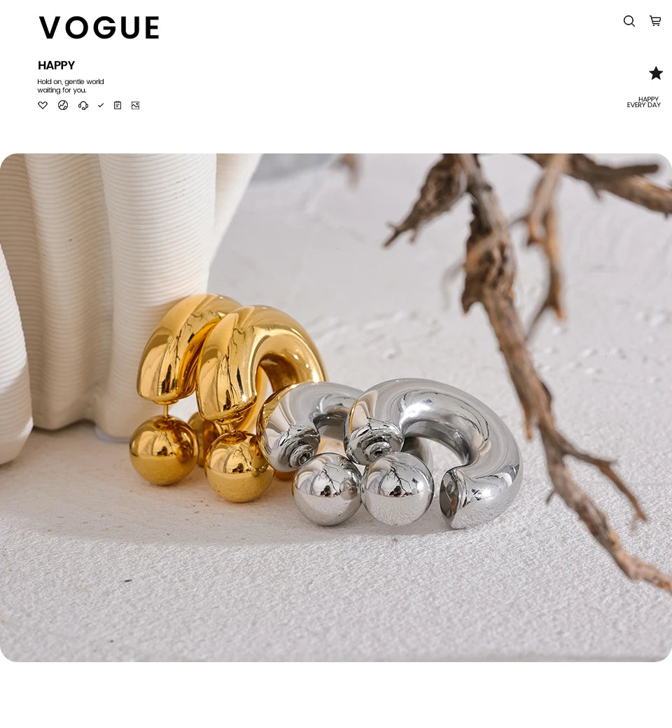 Geometric earrings in gold-plated stainless steel.