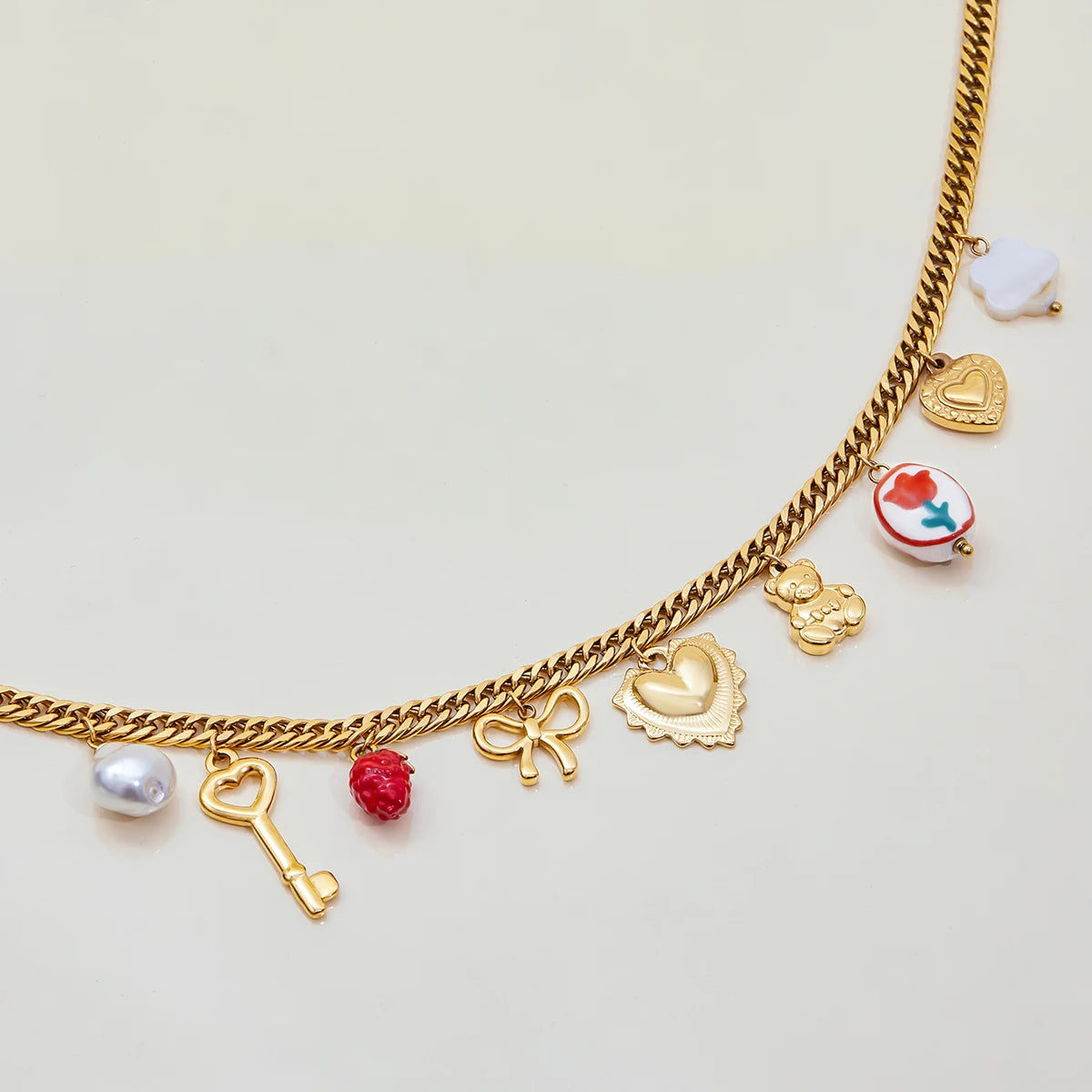 Shell Flower Pendant Necklace — Stainless Steel · PS342