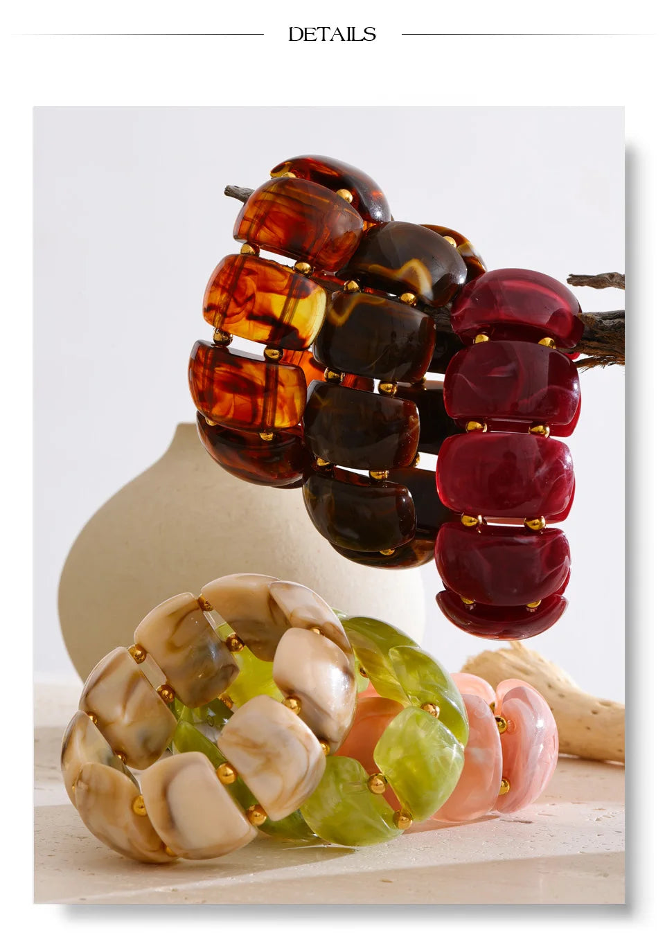 Resin multi-color geometric bracelet in gold-plated stainless steel with resin.