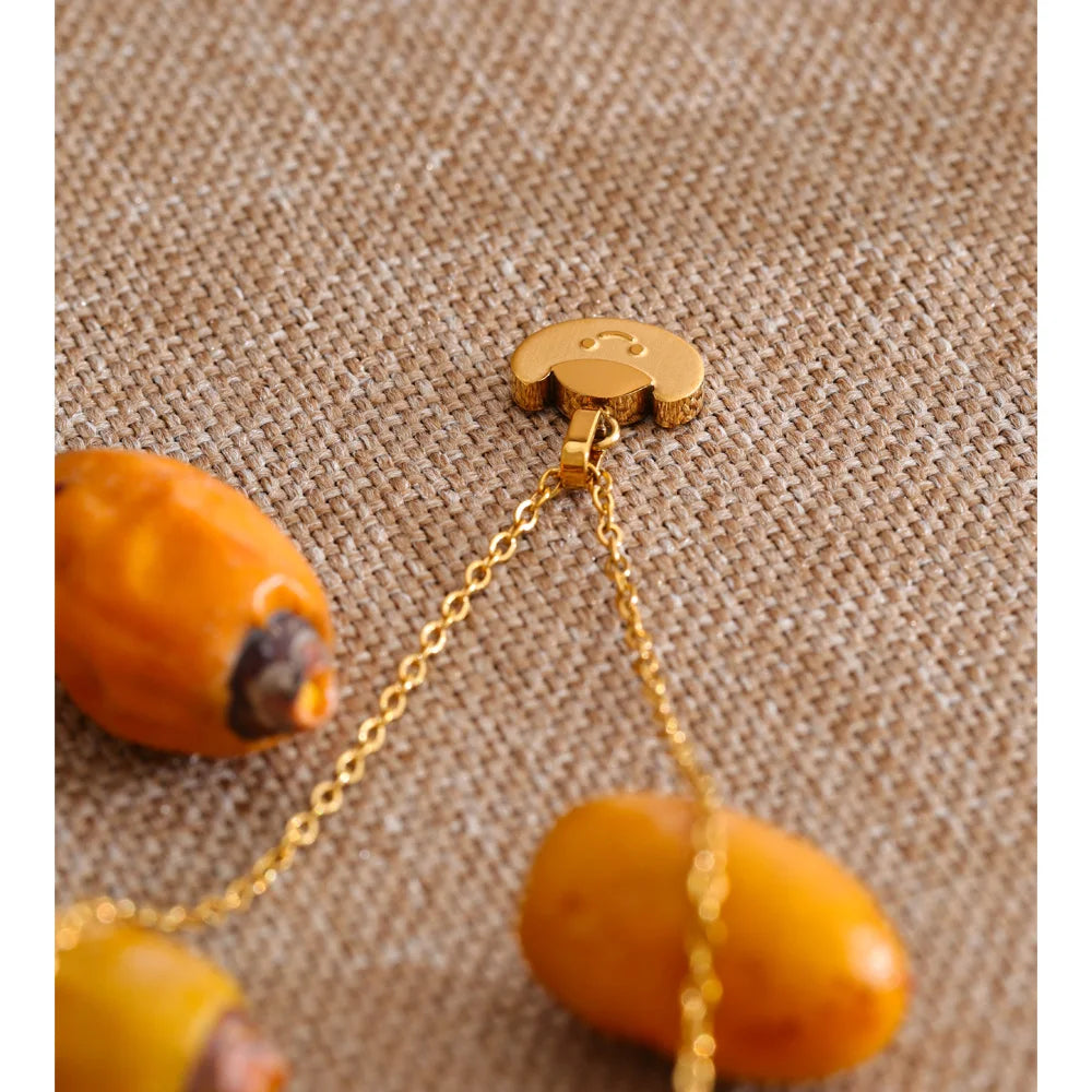 Geometric necklace in gold-plated stainless steel.