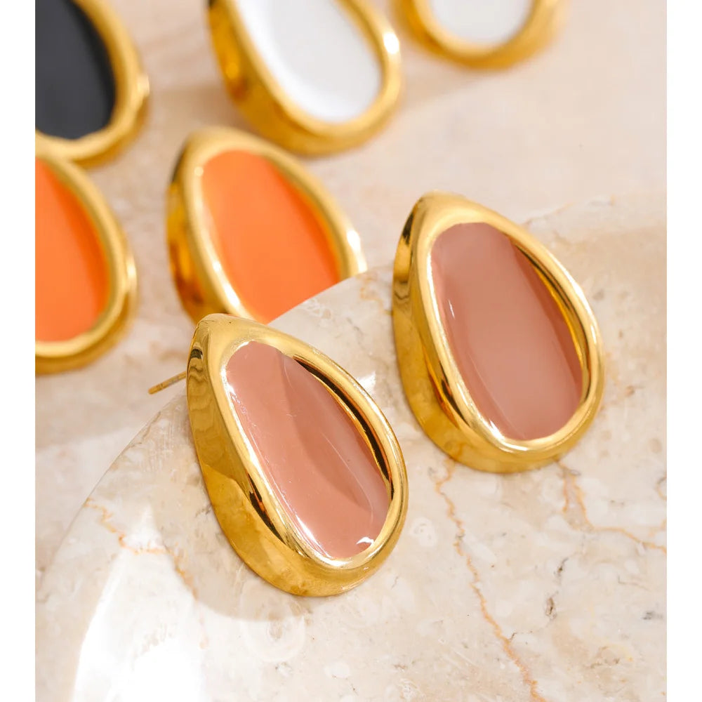 Enamel multi-color geometric earrings in gold-plated stainless steel with enamel.