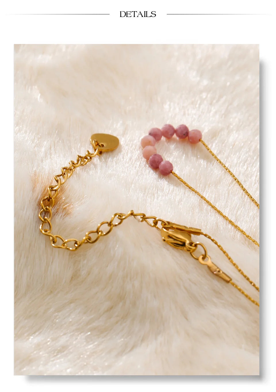Natural stone beaded geometric necklace in gold-plated stainless steel with natural stone.
