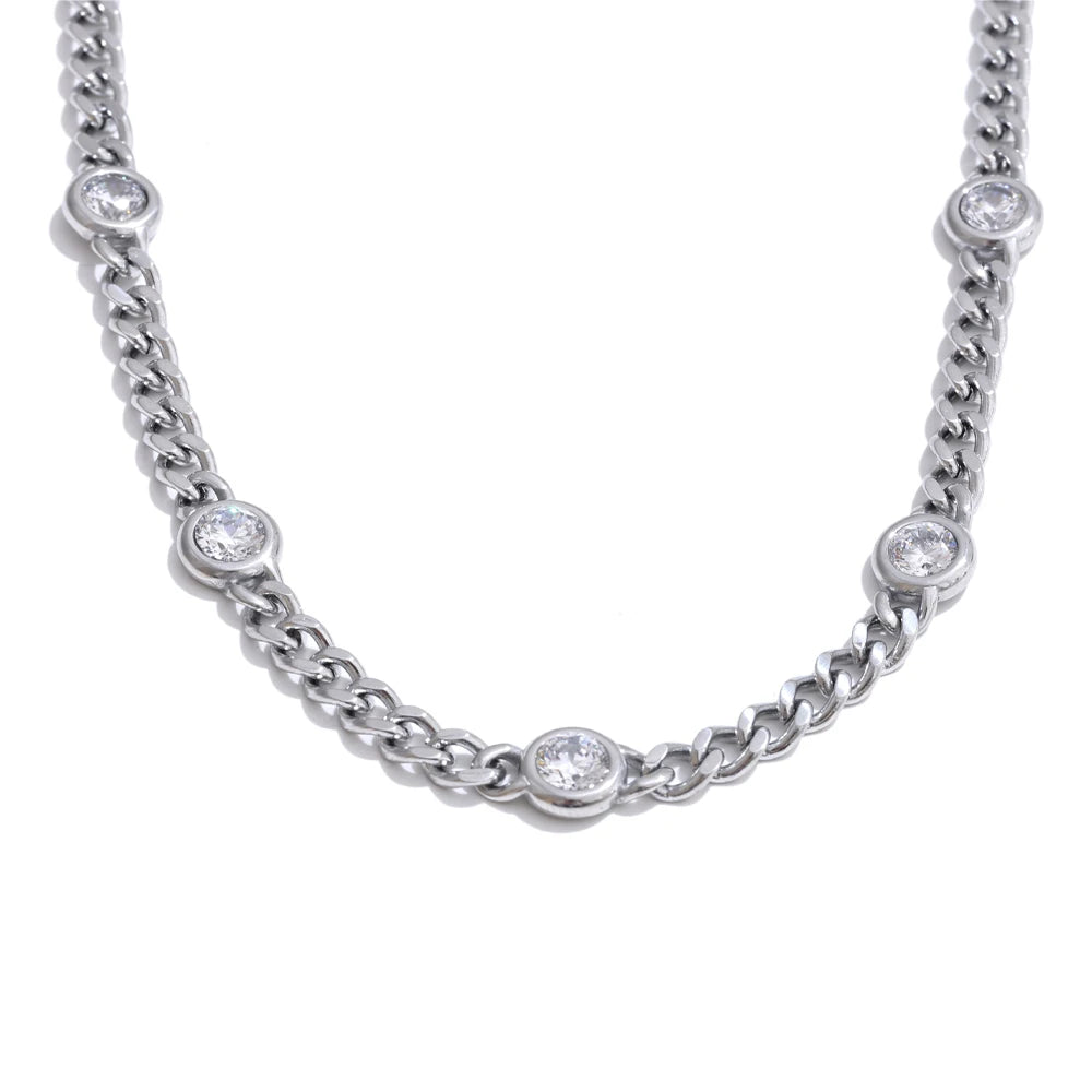 Cubic zirconia geometric chain necklace in gold-plated stainless steel with cubic zirconia.