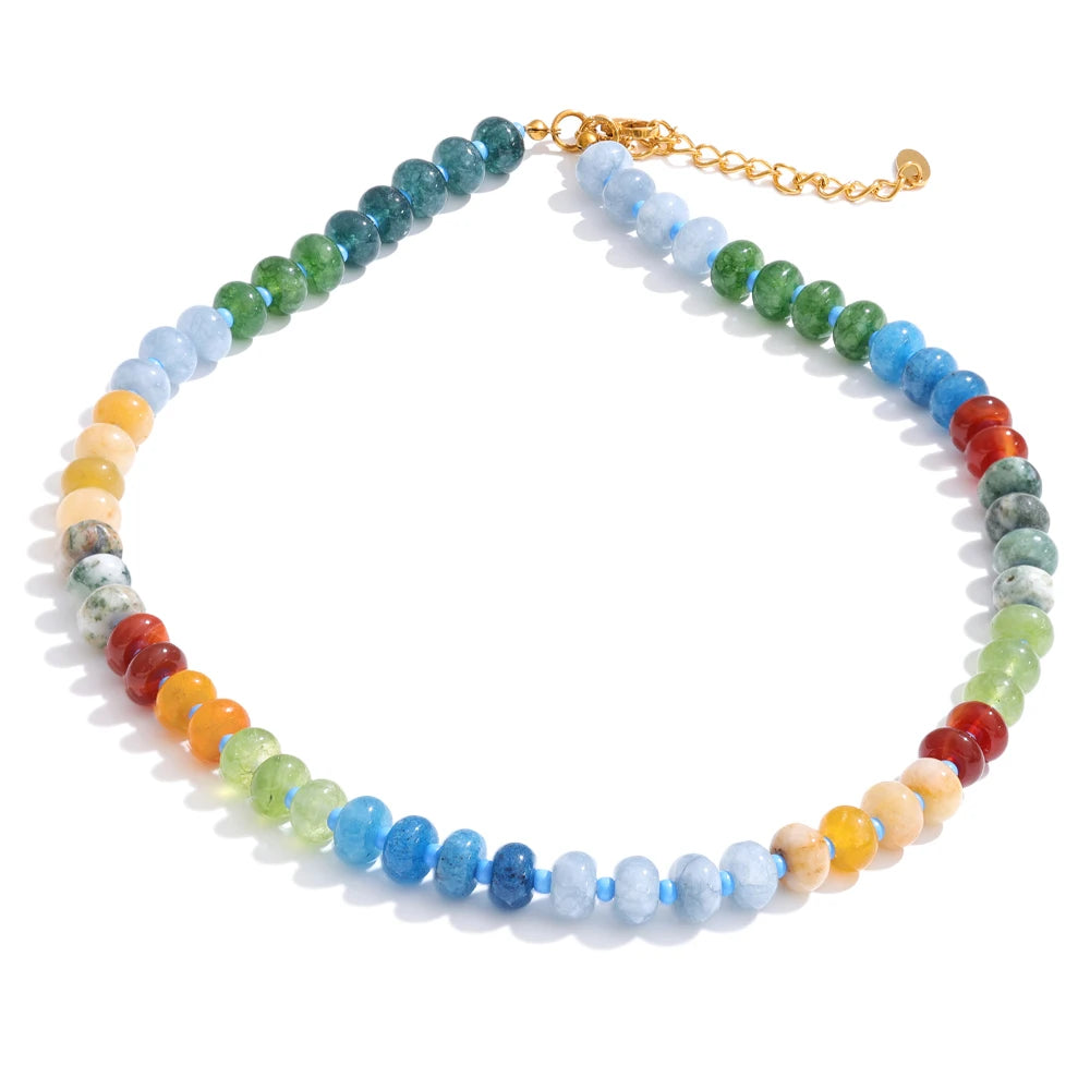 Natural stone beaded geometric necklace in gold-plated stainless steel with natural stone.
