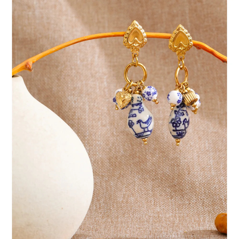 Heart flower geometric earrings in gold-plated stainless steel.