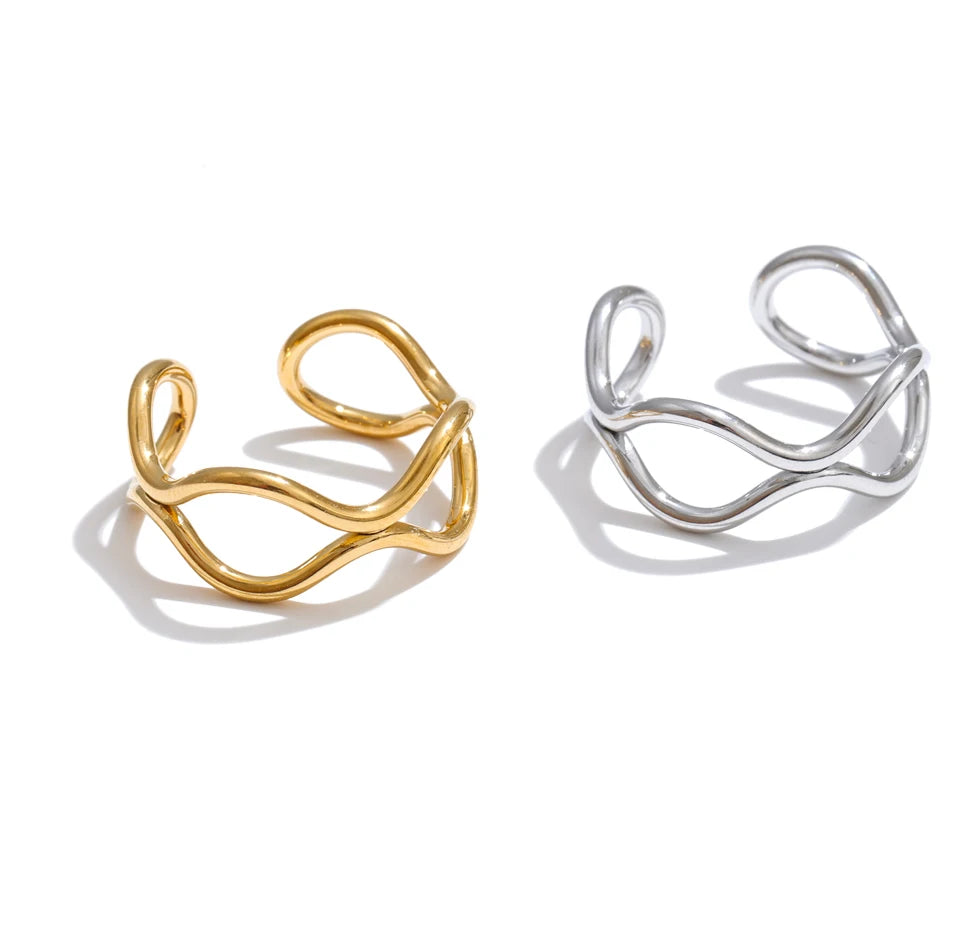 Geometric ring in 18K gold-plated stainless steel.