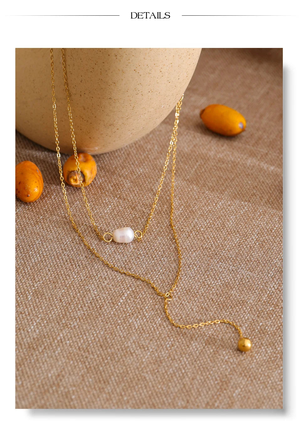 Freshwater pearl geometric chain necklace in gold-plated stainless steel with freshwater pearl.