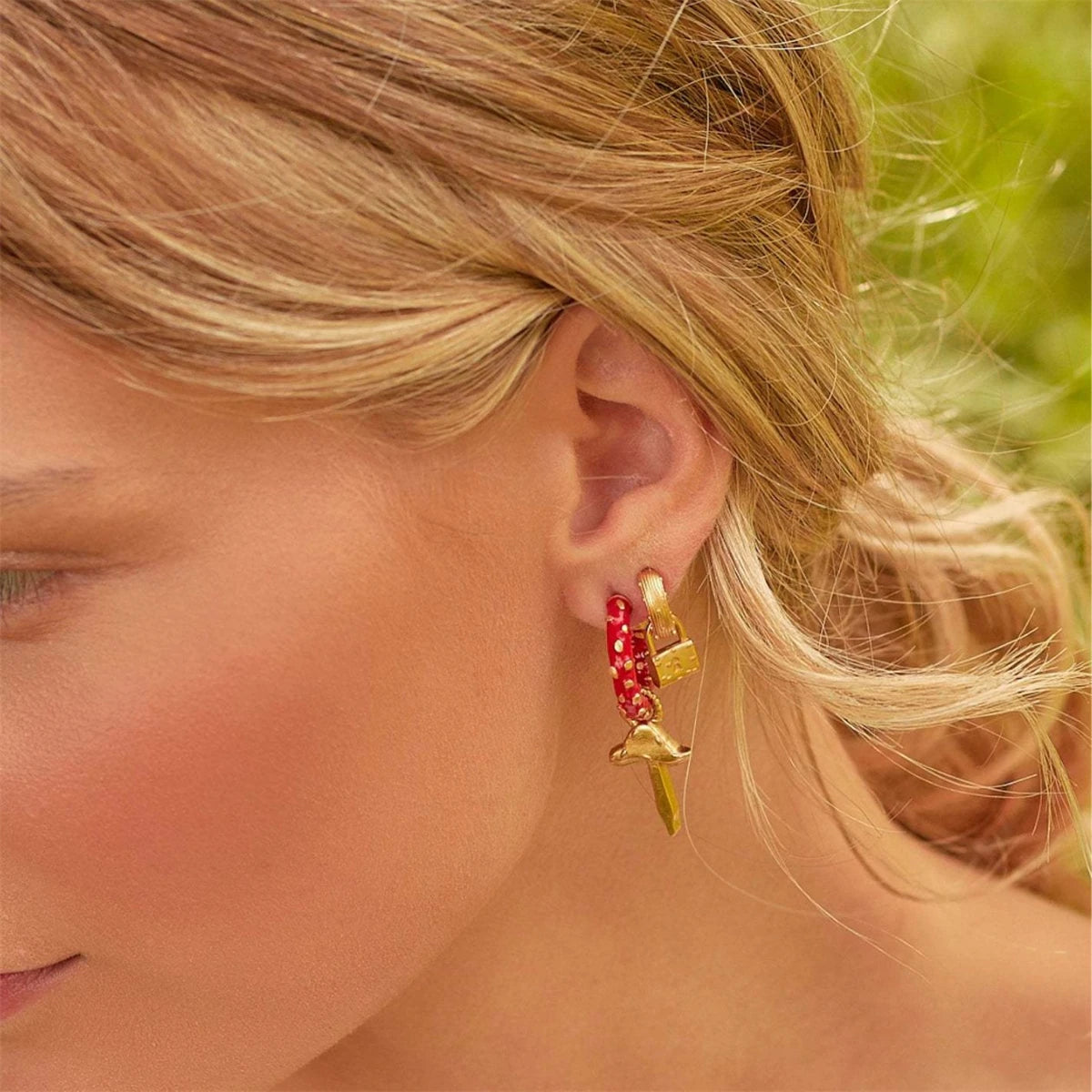 Vintage mushroom earrings with a female niche temperament, earrings with gold plating and color retention