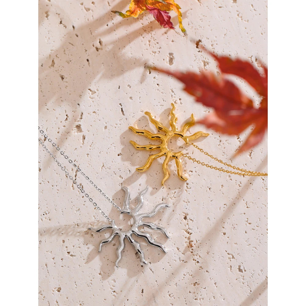 Sun geometric necklace in gold-plated stainless steel.