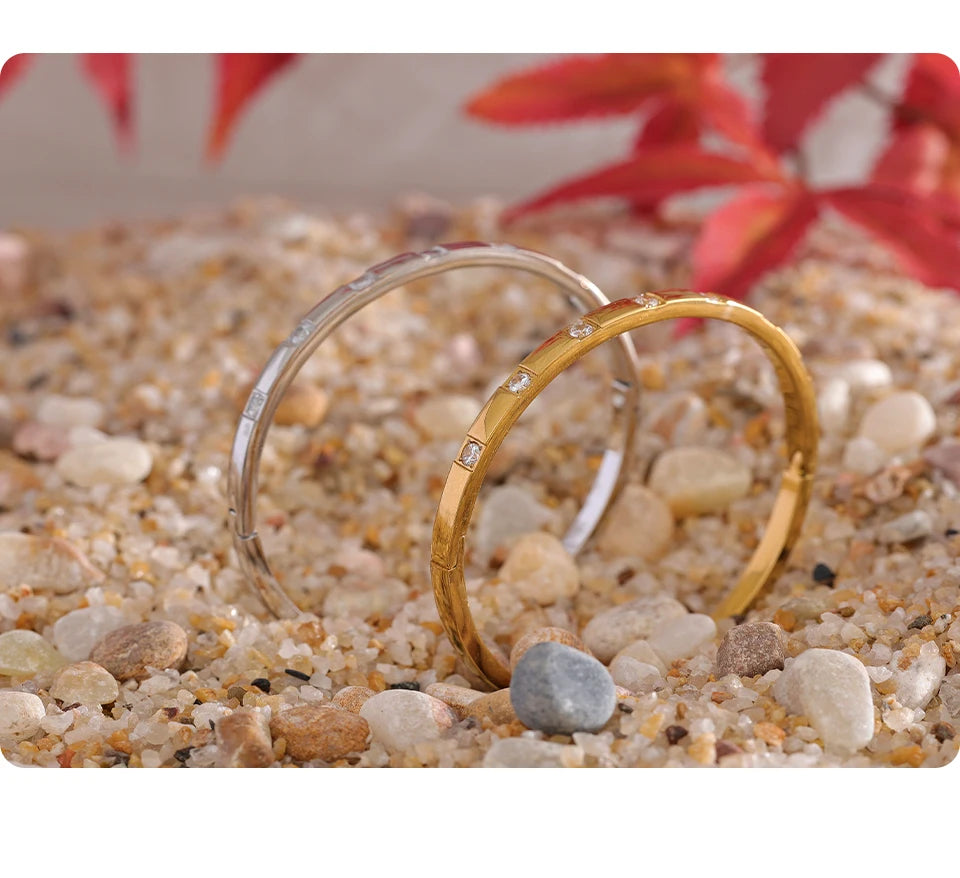 Cubic Zirconia Geometric Bracelet — Gold-Plated Stainless Steel with Cubic Zirconia · PS2077