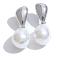Pearl geometric earrings in gold-plated stainless steel with pearl.