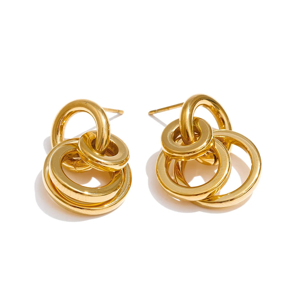 Geometric earrings in gold-plated stainless steel.