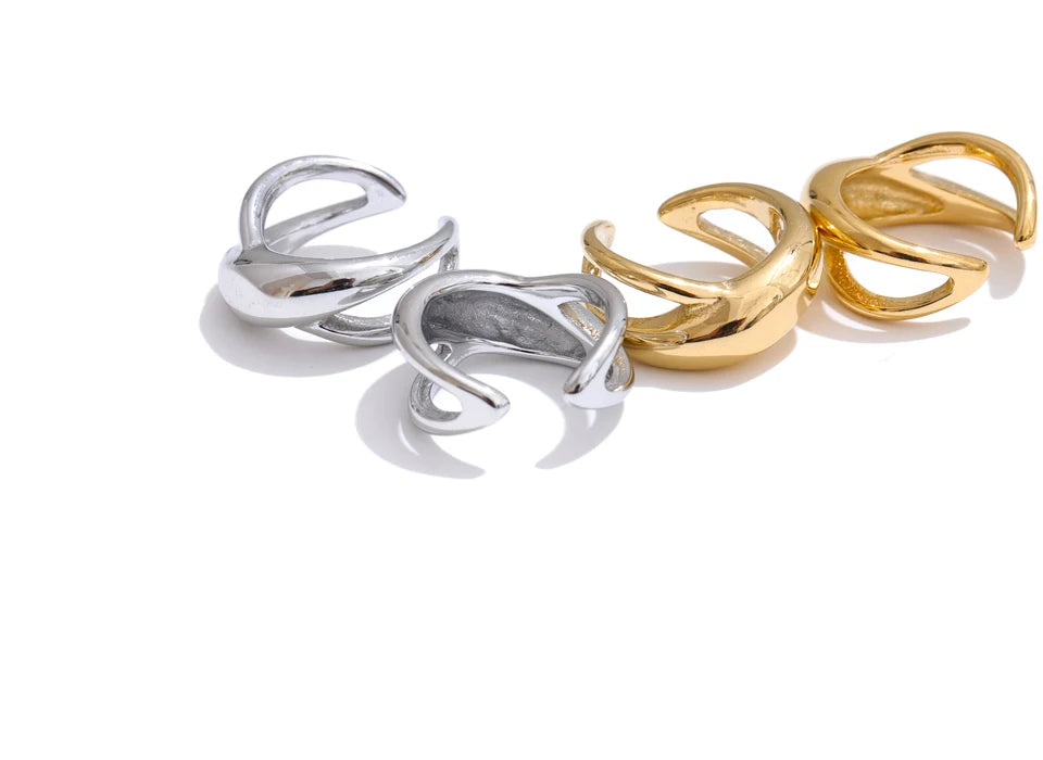 Geometric earrings in gold-plated 316L stainless steel.