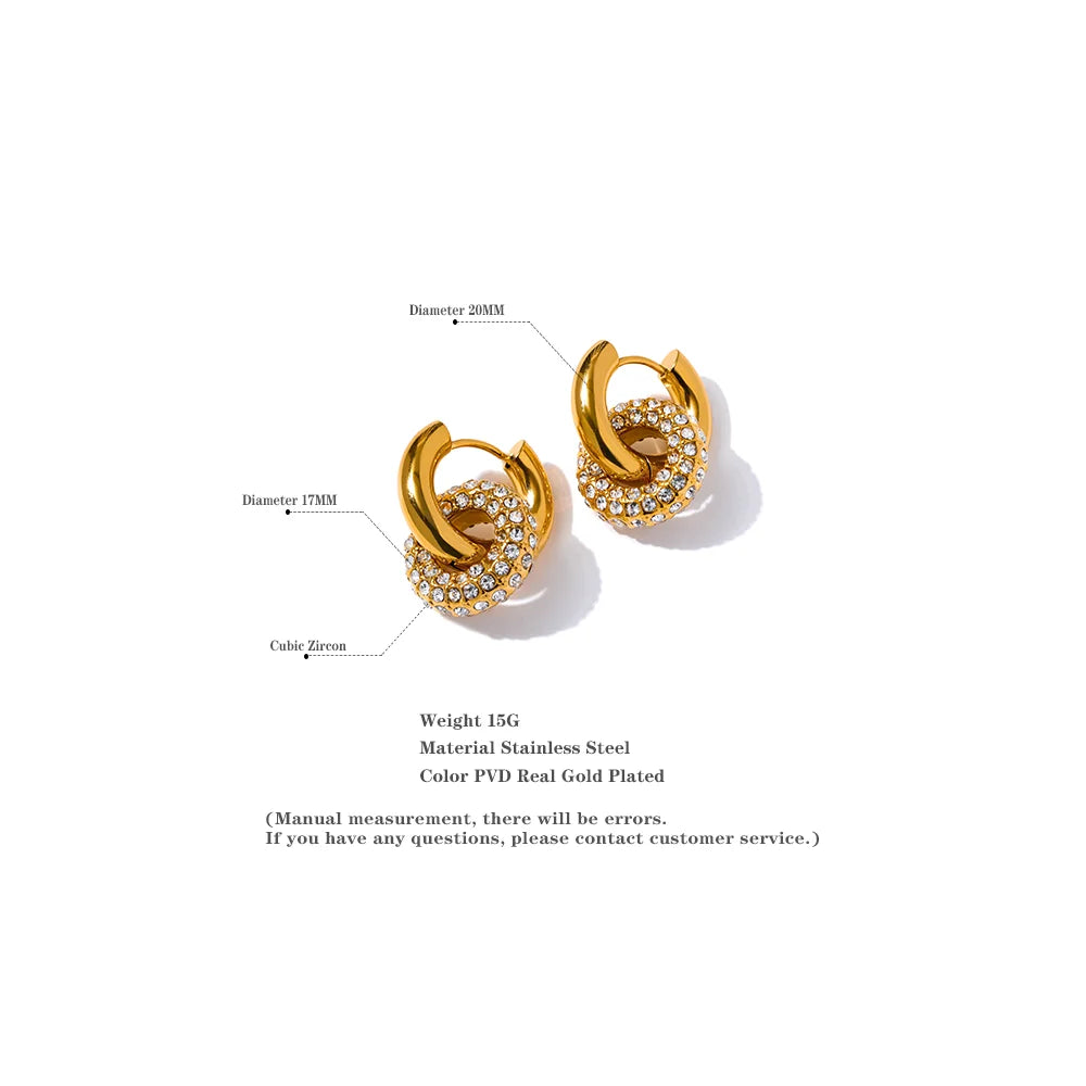 Cubic zirconia geometric earrings in 18K gold-plated stainless steel with cubic zirconia.
