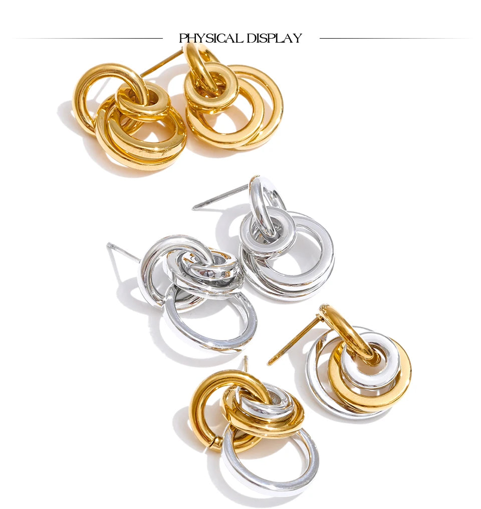 Geometric earrings in gold-plated stainless steel.