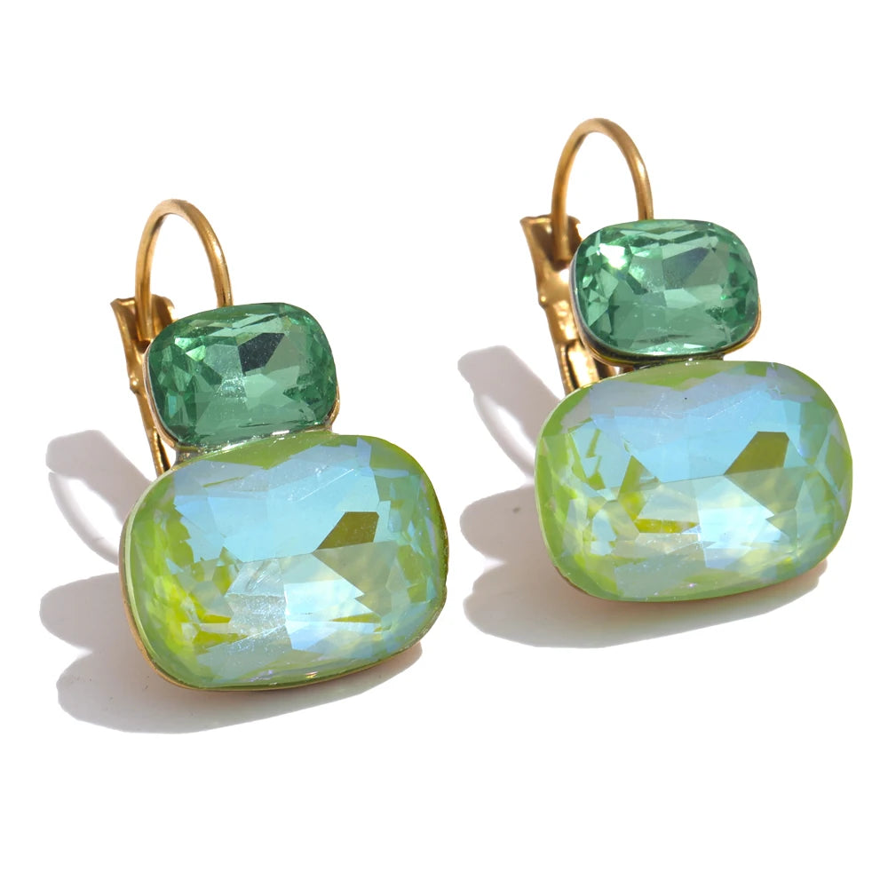 Cubic zirconia geometric earrings in gold-plated stainless steel with cubic zirconia.