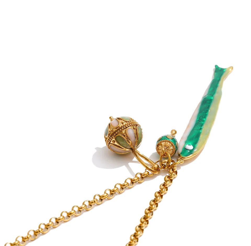 Enamel geometric chain necklace in gold-plated stainless steel with enamel.