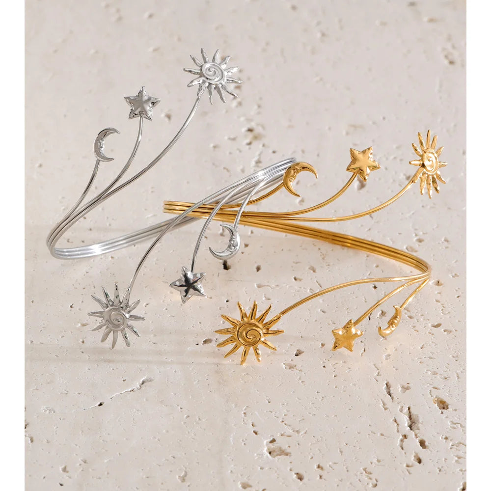 Star moon sun bracelet in gold-plated stainless steel.