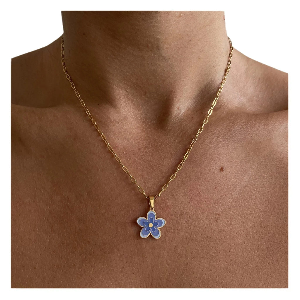 Versatile and fashionable multi-layer oil dripping flower pendant necklace charming women's jewelry