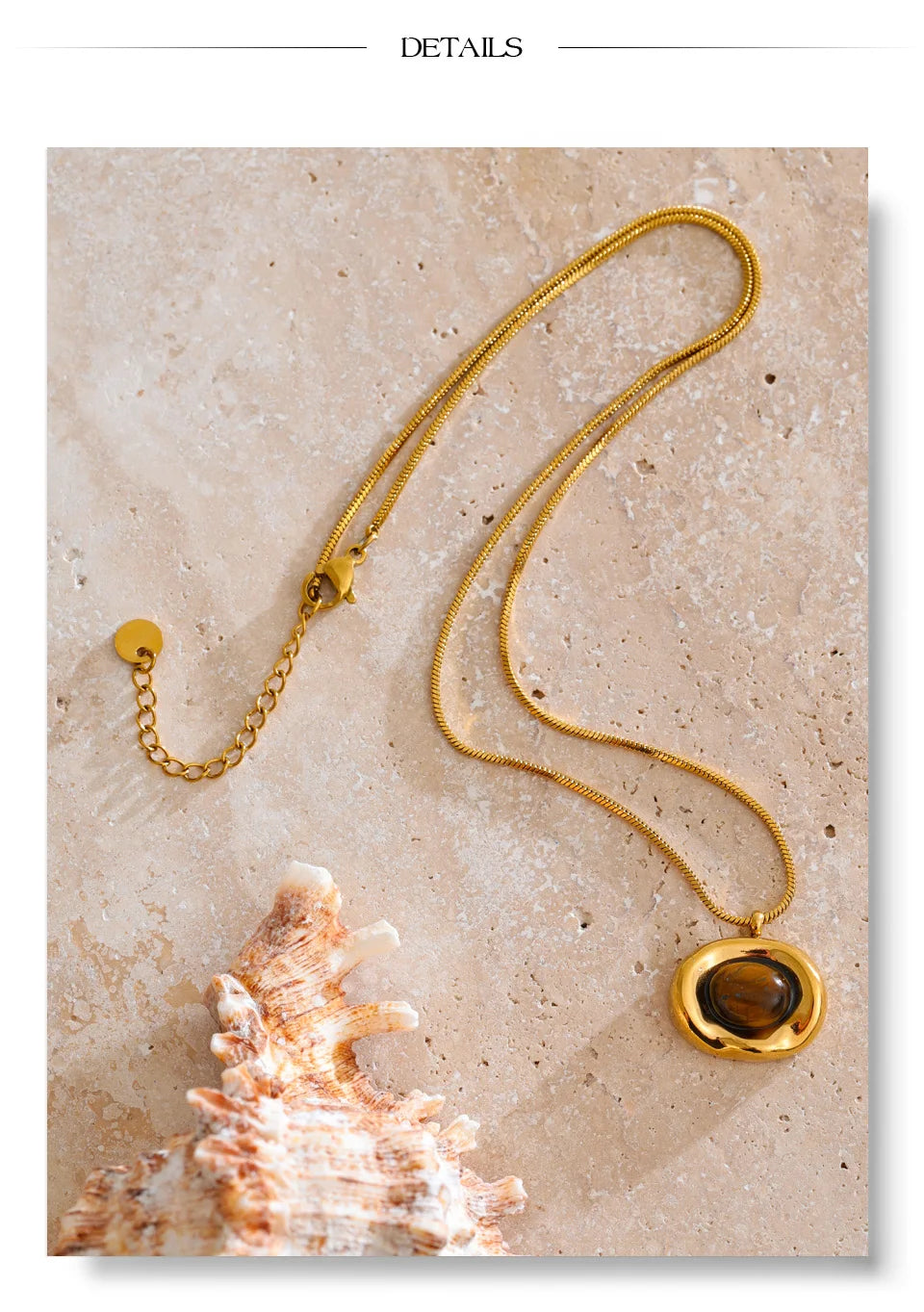 Natural stone geometric necklace in gold-plated stainless steel with natural stone.