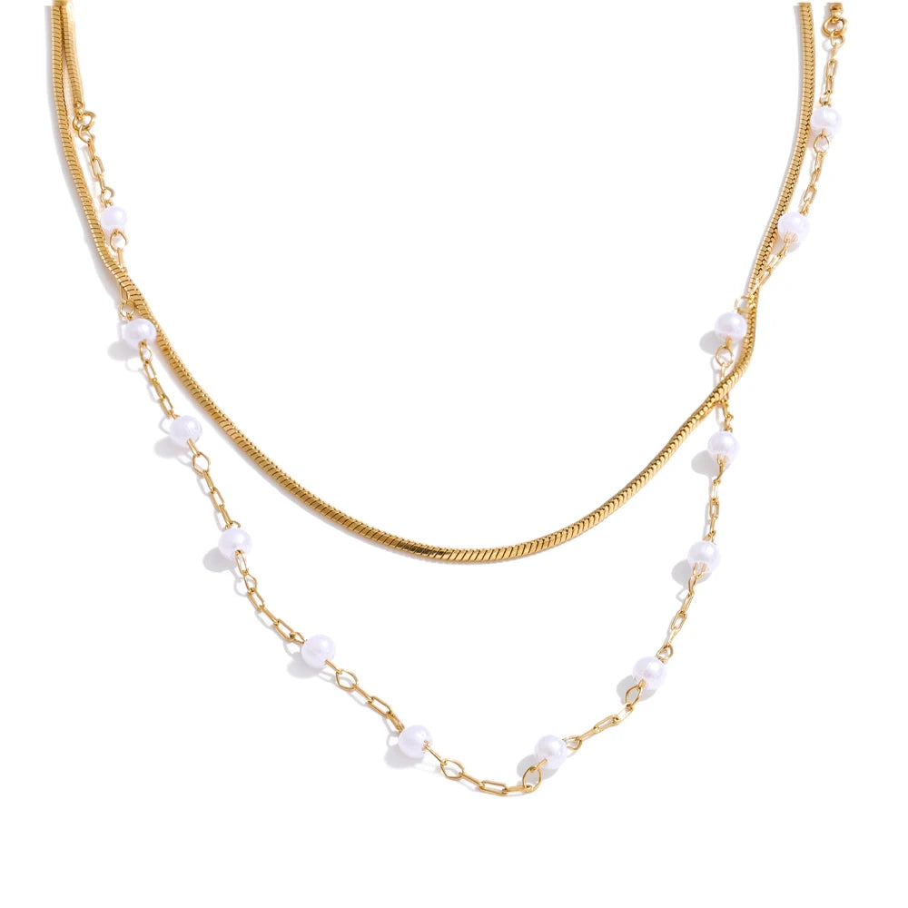 Pearl geometric chain necklace in gold-plated stainless steel with pearl.
