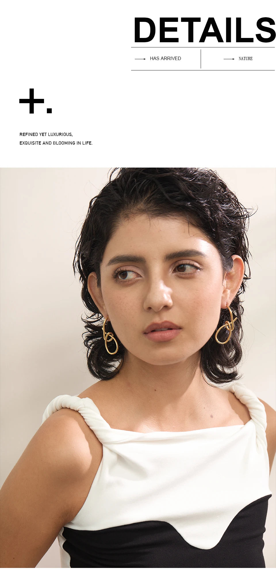 Geometric earrings in gold-plated stainless steel.