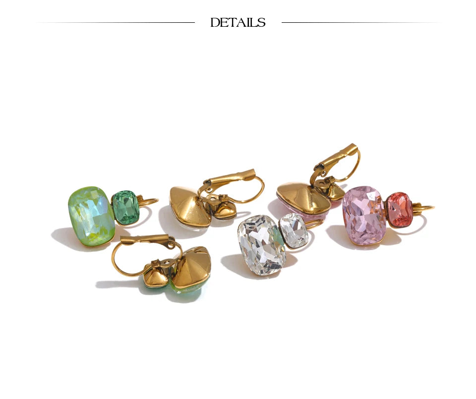 Cubic zirconia geometric earrings in gold-plated stainless steel with cubic zirconia.