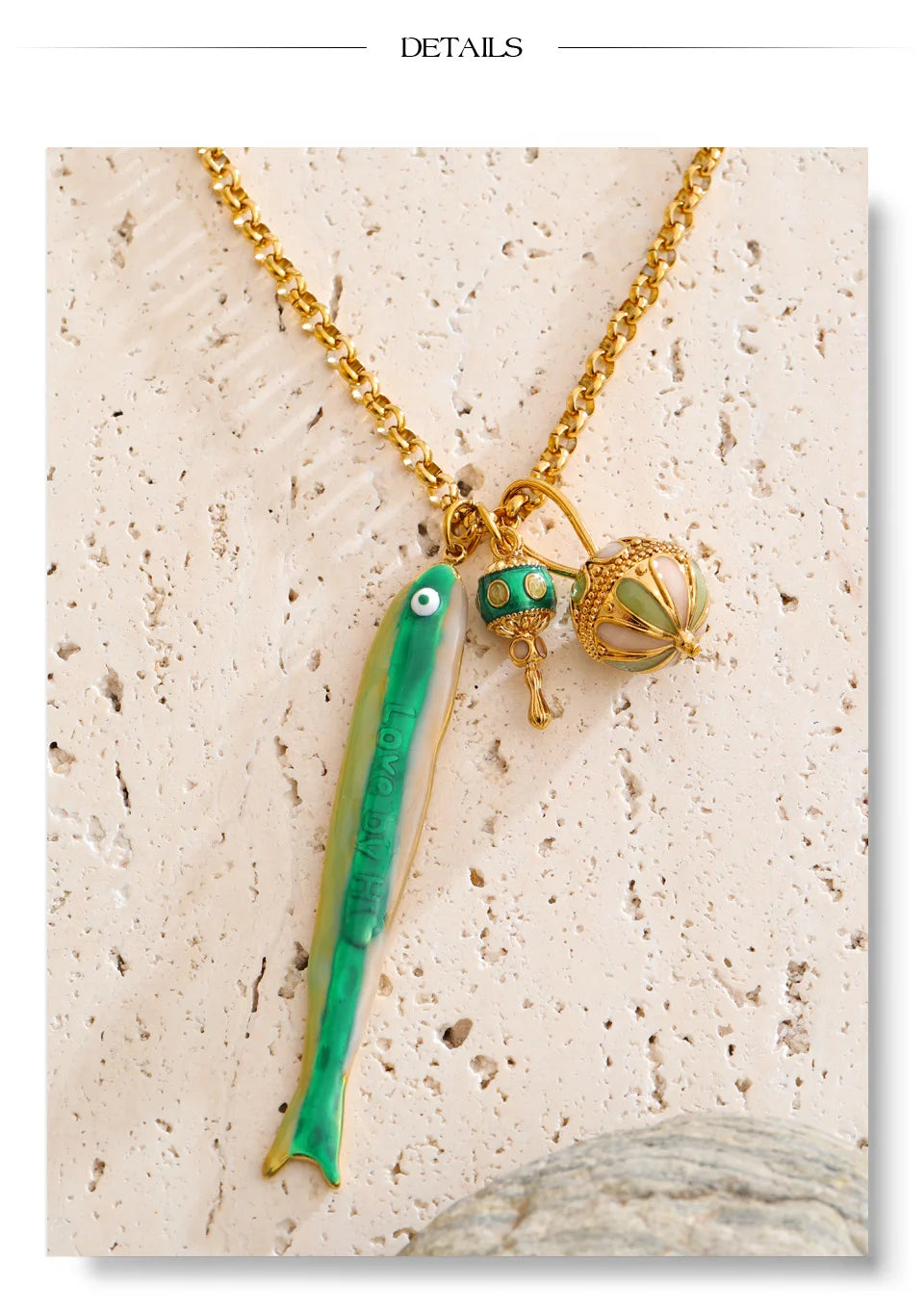 Enamel geometric chain necklace in gold-plated stainless steel with enamel.