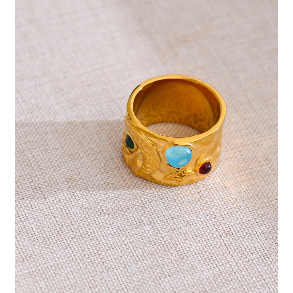 Glass star moon ring in 18K gold-plated stainless steel.