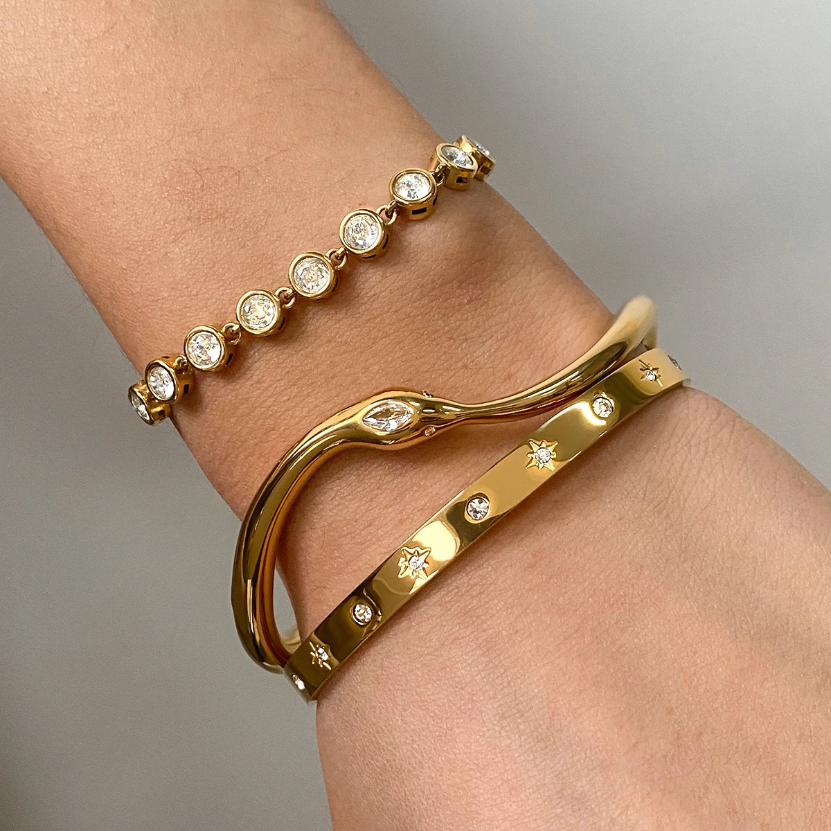 Snake Pearl Bangle Bracelet — Stainless Steel · PS034
