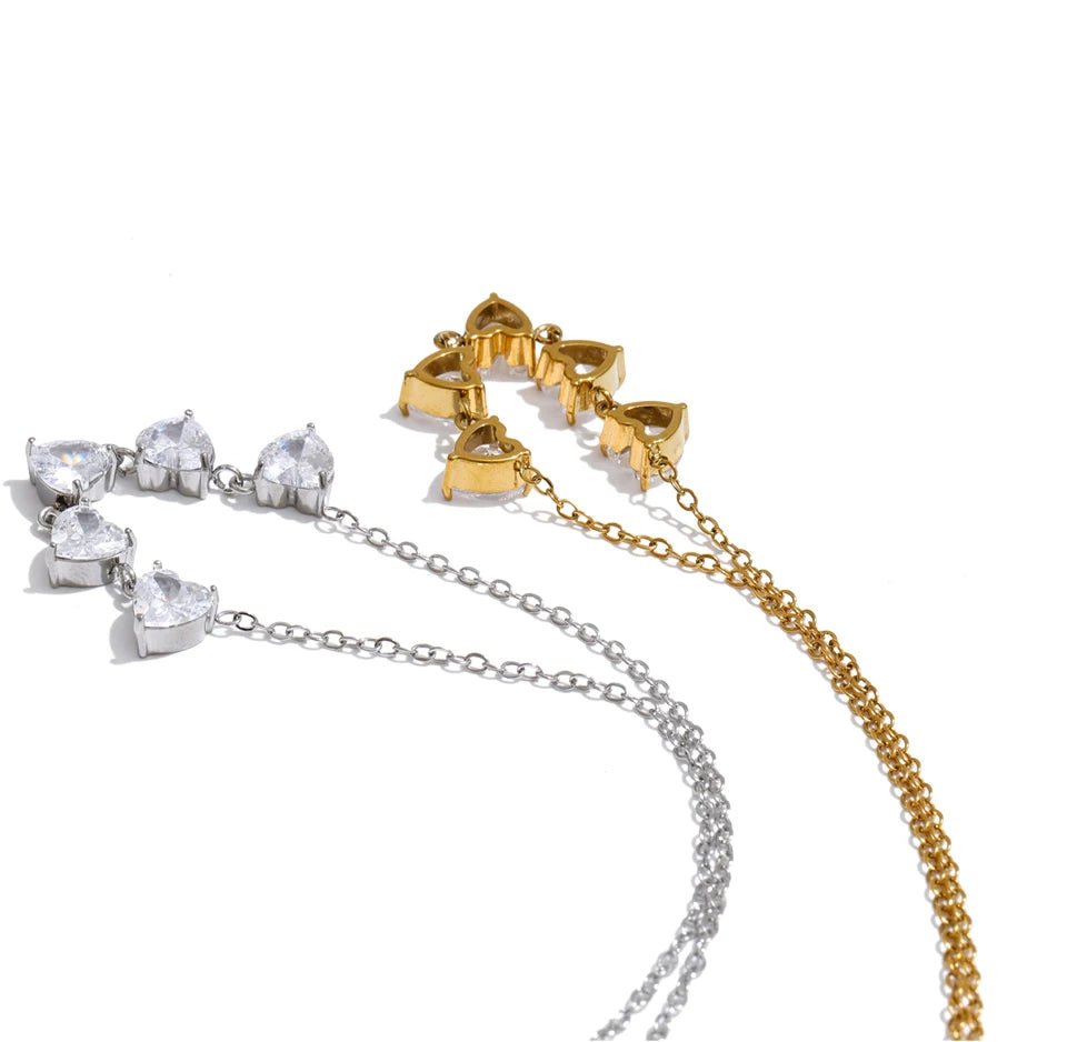 Cubic zirconia heart necklace in gold-plated stainless steel with cubic zirconia.