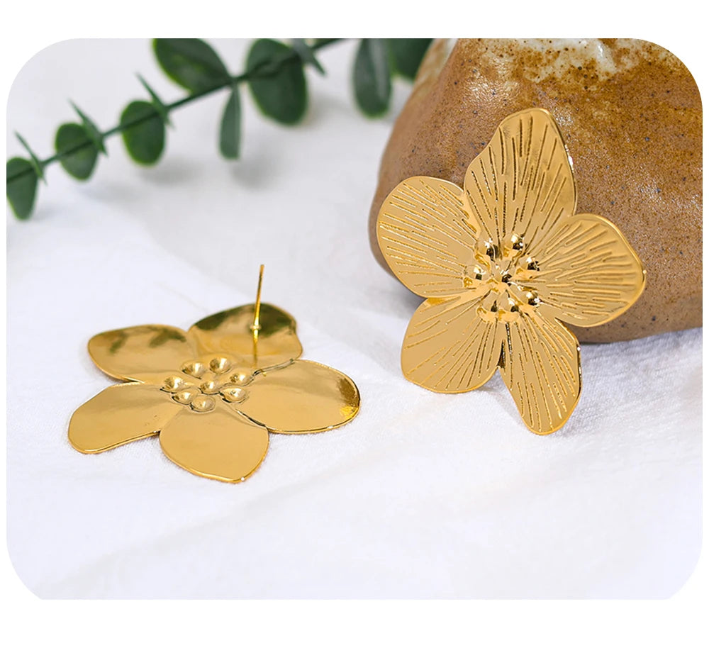 Stud Earrings Flower Vintage — 316L Stainless Steel · PS477
