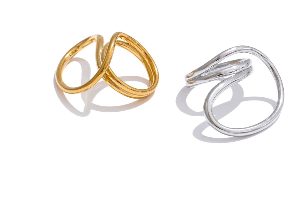 Geometric ring in 18K gold-plated stainless steel.