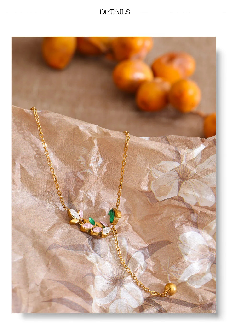 Cubic zirconia necklace in gold-plated stainless steel with cubic zirconia.