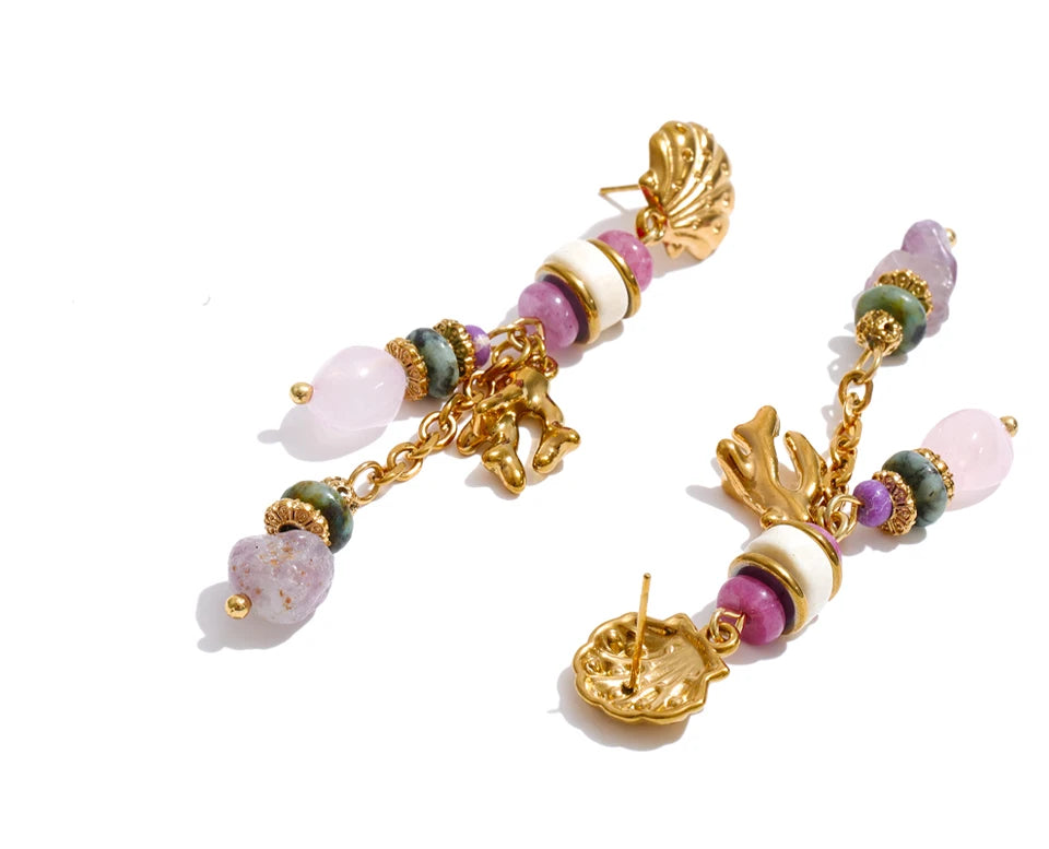 Natural stone geometric earrings in gold-plated stainless steel with natural stone.