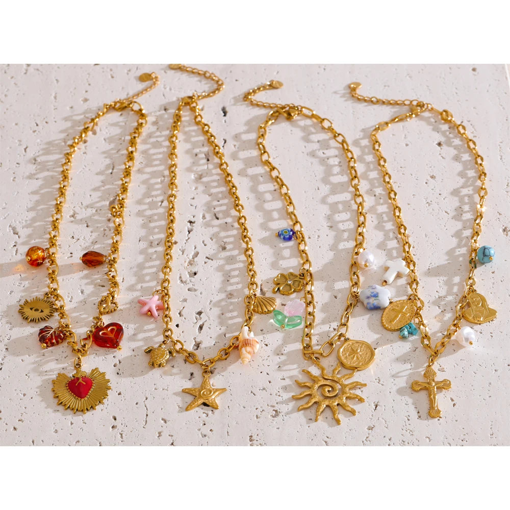 Sun geometric necklace in gold-plated stainless steel.