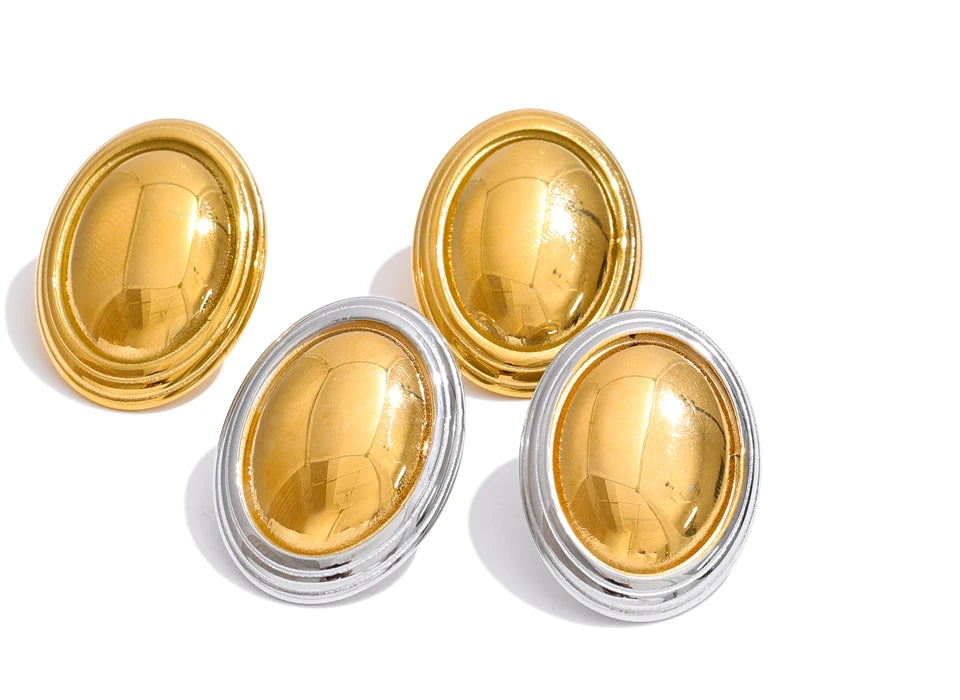Geometric earrings in gold-plated stainless steel.