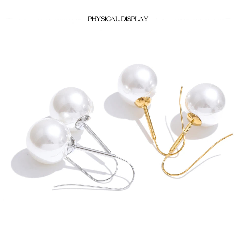 Pearl geometric earrings in gold-plated stainless steel with pearl.