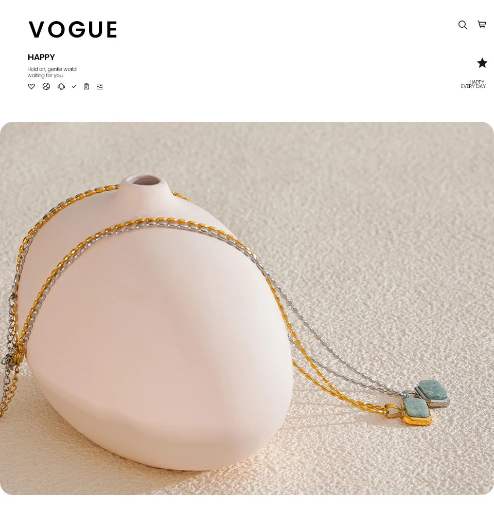 Natural stone geometric necklace in gold-plated stainless steel with natural stone.