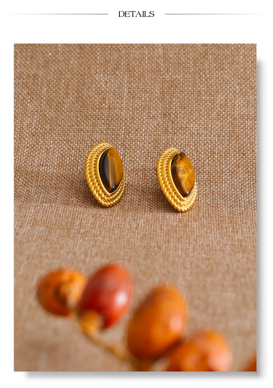 Natural stone geometric earrings in gold-plated stainless steel with natural stone.