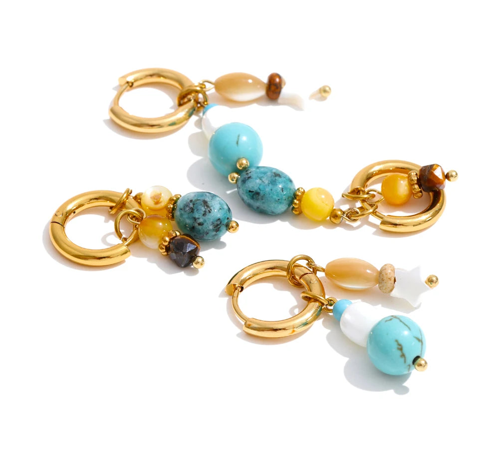 Natural stone star geometric earrings in gold-plated stainless steel with natural stone.