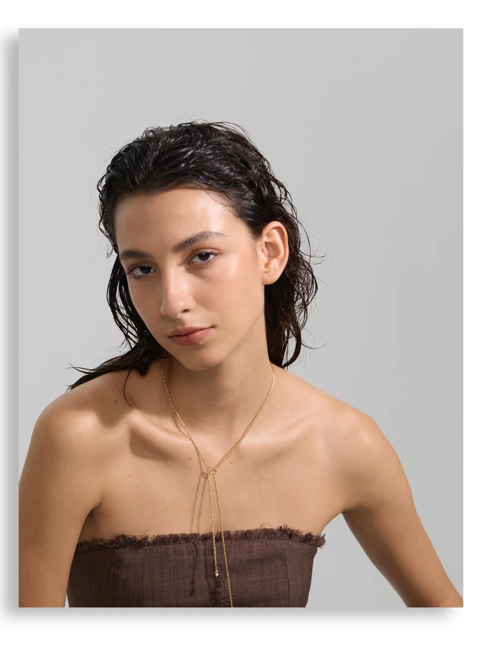 Cubic zirconia geometric chain necklace in gold-plated stainless steel with cubic zirconia.