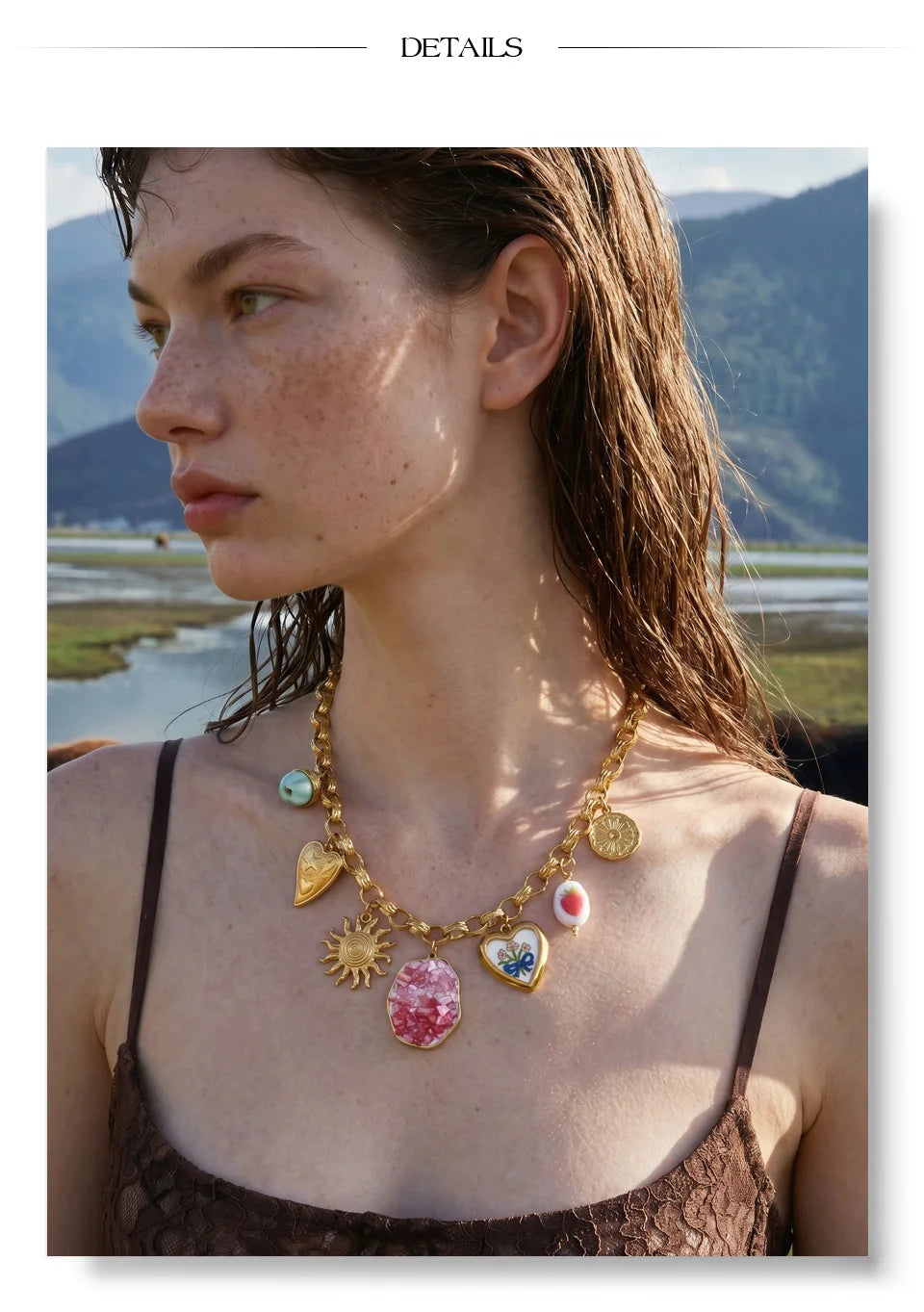 Shell resin heart necklace in gold-plated stainless steel with shell and resin.